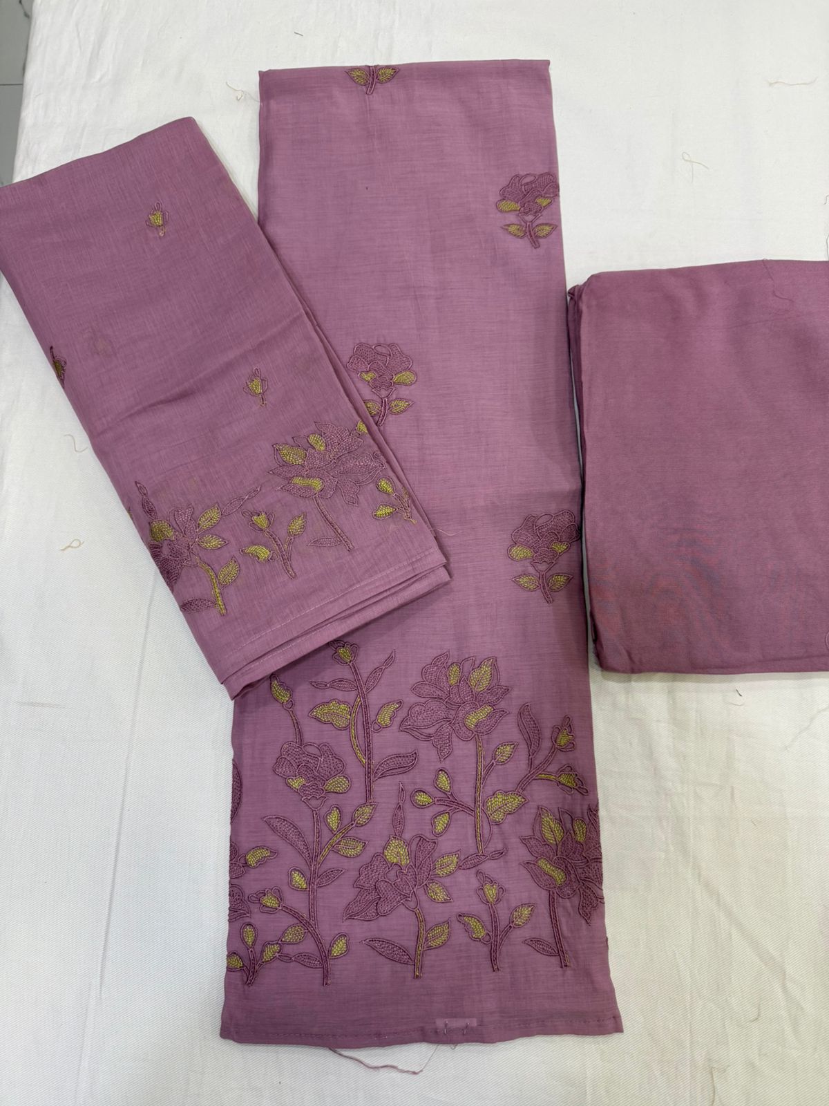 Elegant mul embroidered suit set in a soothing pastel tone
