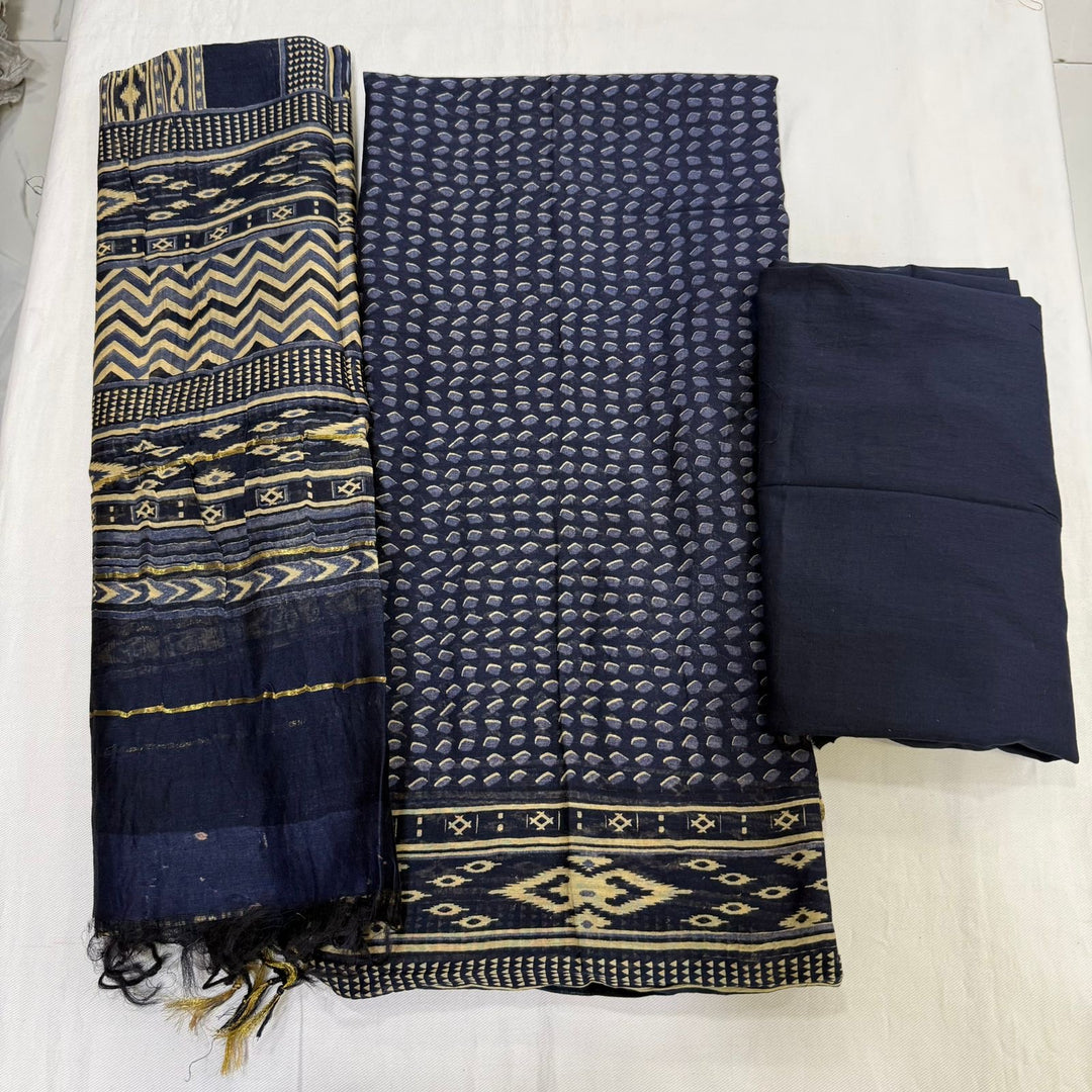 Graceful unstitched dress material