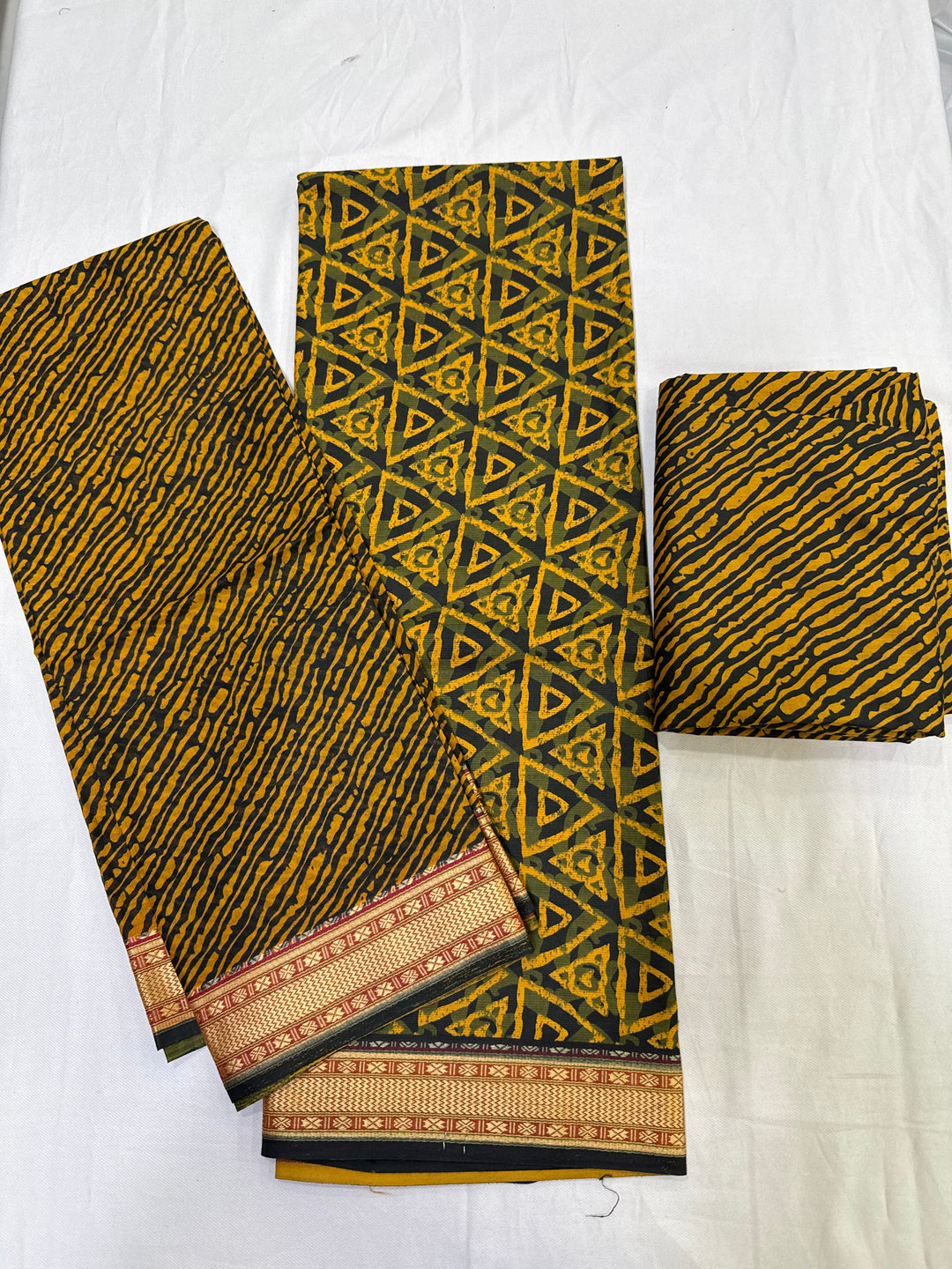 Cotton gadhwal border suit