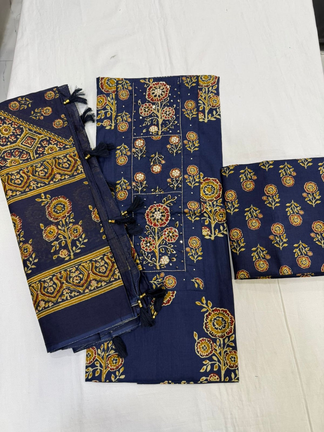 Graceful unstitched dress material