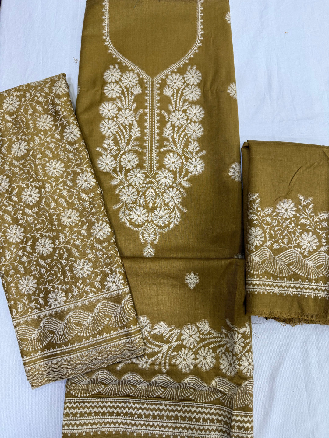 Premium woolens thread weaving