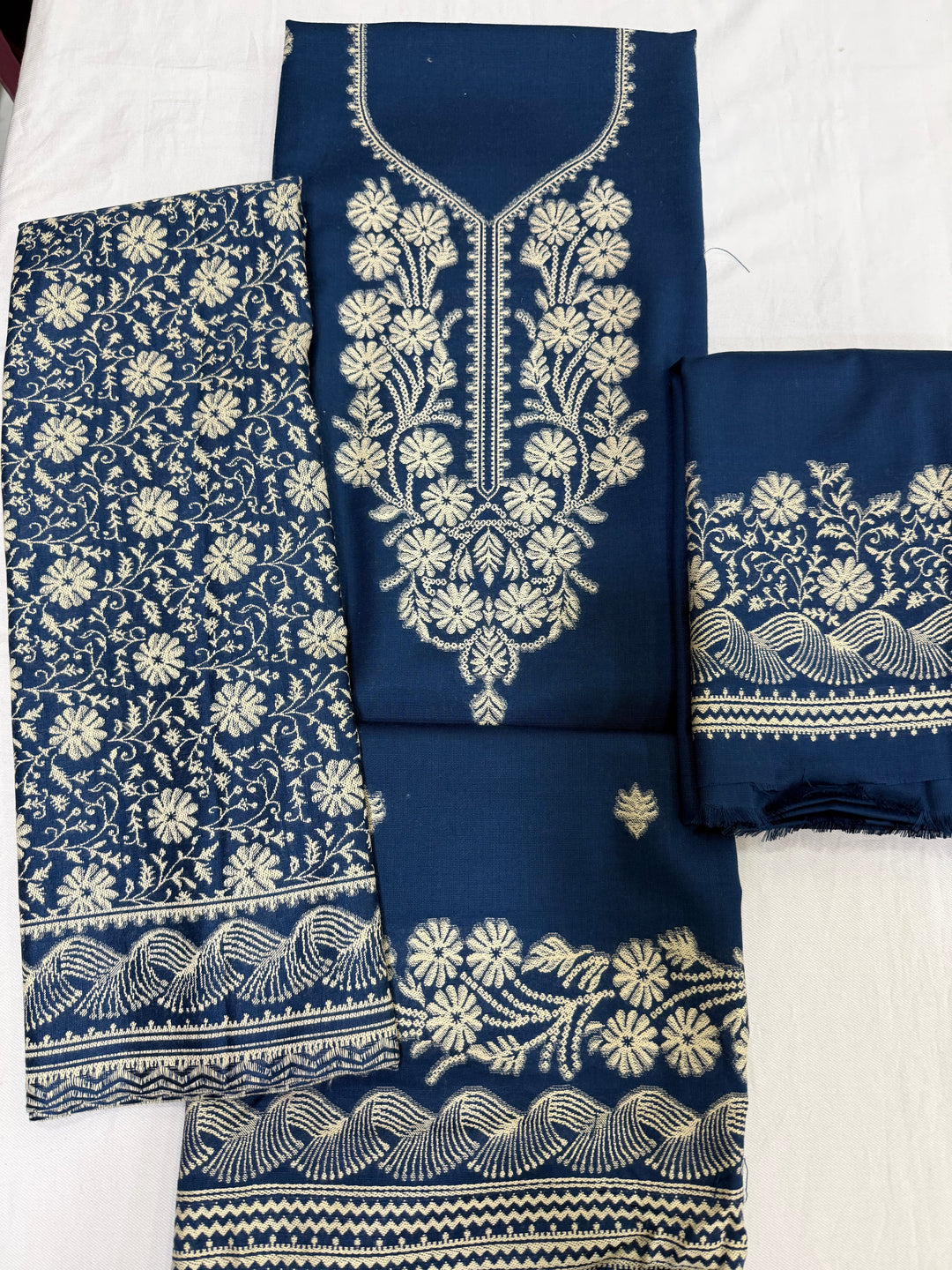 Premium woolens thread weaving