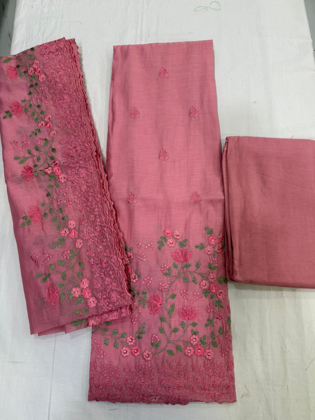Elegant mul embroidered suit set in a soothing pastel tone